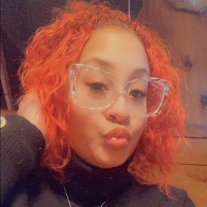 Meet your Posher, Vanessa